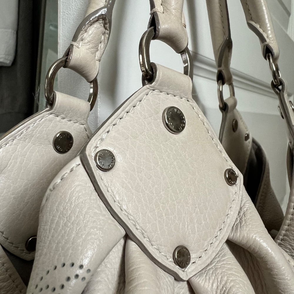 Louis Vuitton blanc ivory Large Mahina - Picture 5 of 10